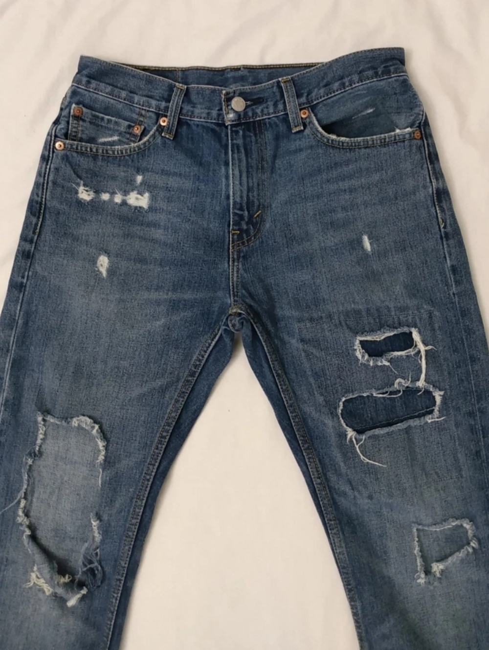MEN'S LEVI'S 513 SLIM FIT STRAIGHT DISTRESSED JEANS PATCHES HOLES SIZE 31 X 32